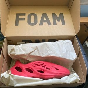 Yeezy foam runners